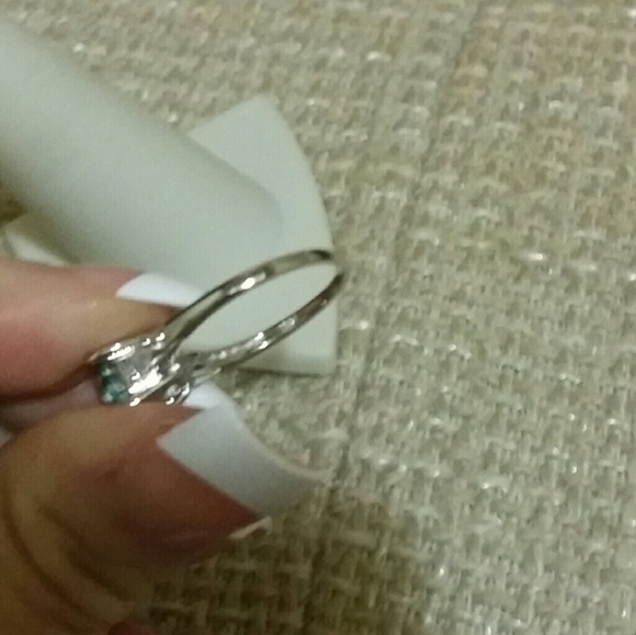 2.65 Carat VVS1 Ice Blue Round Cut Moissanite Ring - Picture 5 of 8